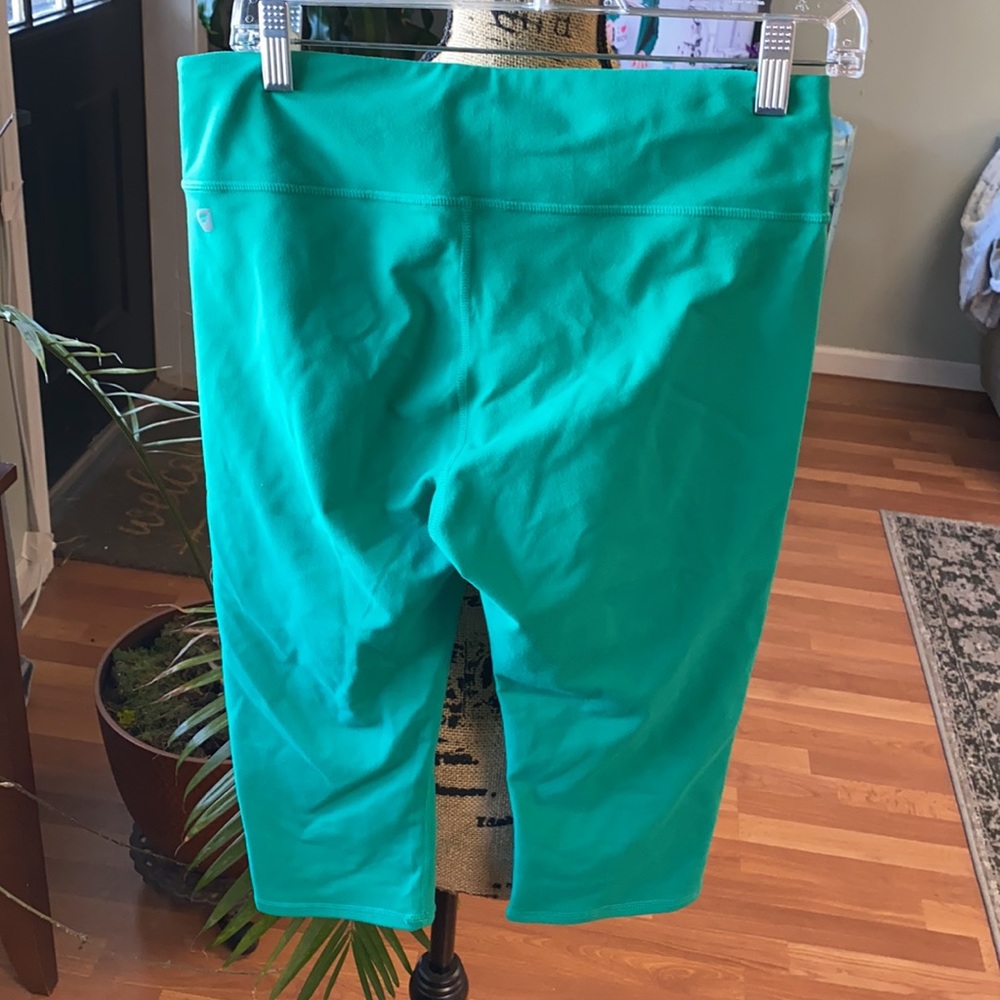 Fabletics Solid Salar Power Hold Crop - image 4